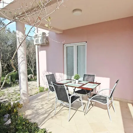 Josip Apartamento Murter